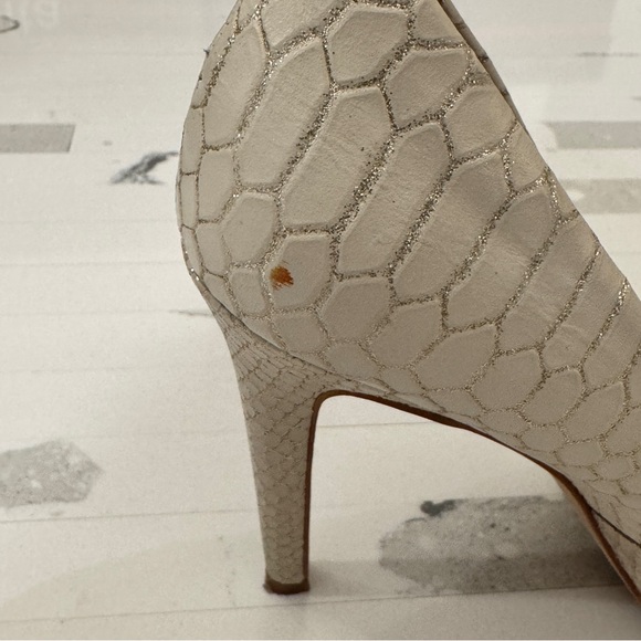 Vince Camuto Savilla Snake Embossed Design Dress Pumps - Picture 9 of 14